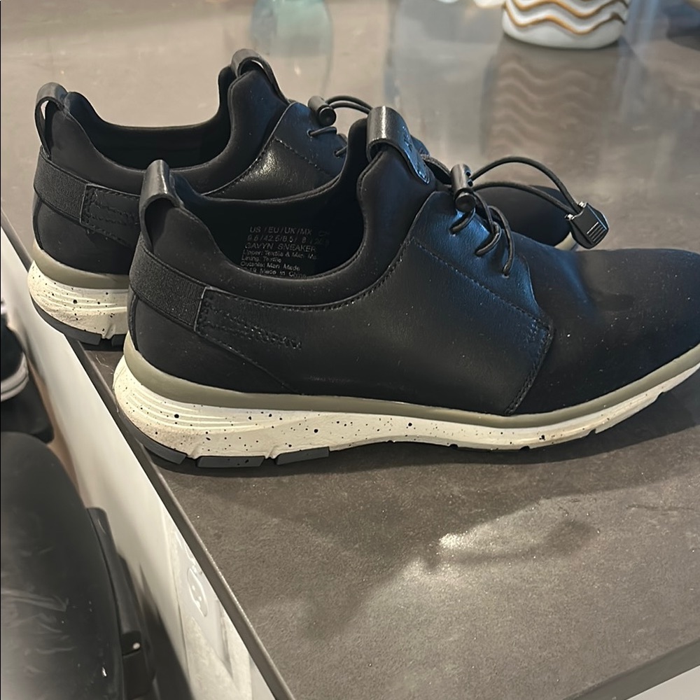 Kenneth Cole Reaction Gayvn Mens sneaker 9.5